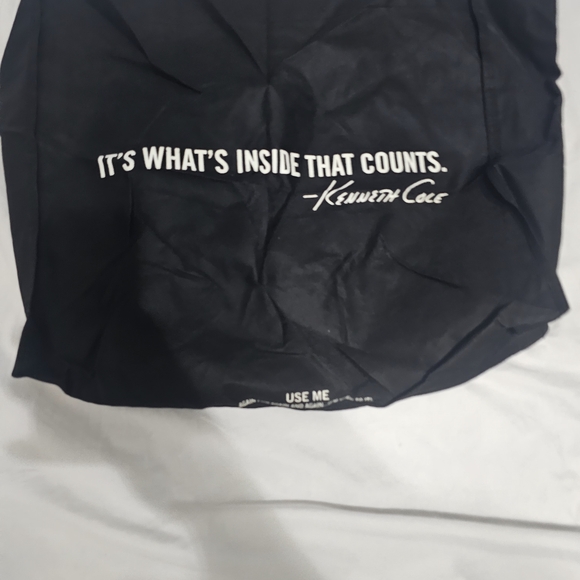 Kenneth Cole Black Quote Tote - Picture 1 of 2